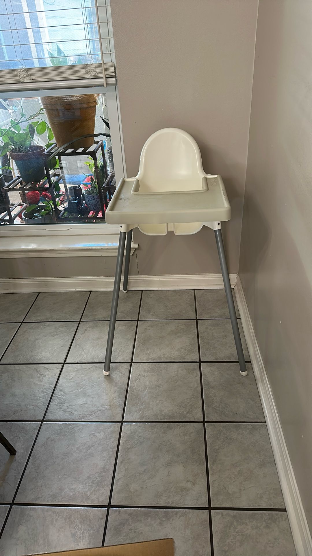 High chair 