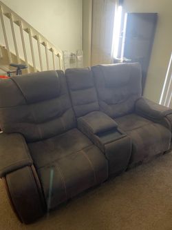 Double  motorized recliner couch USB PORTS