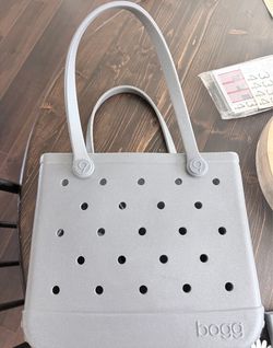 Medium bogg bag plus accessories