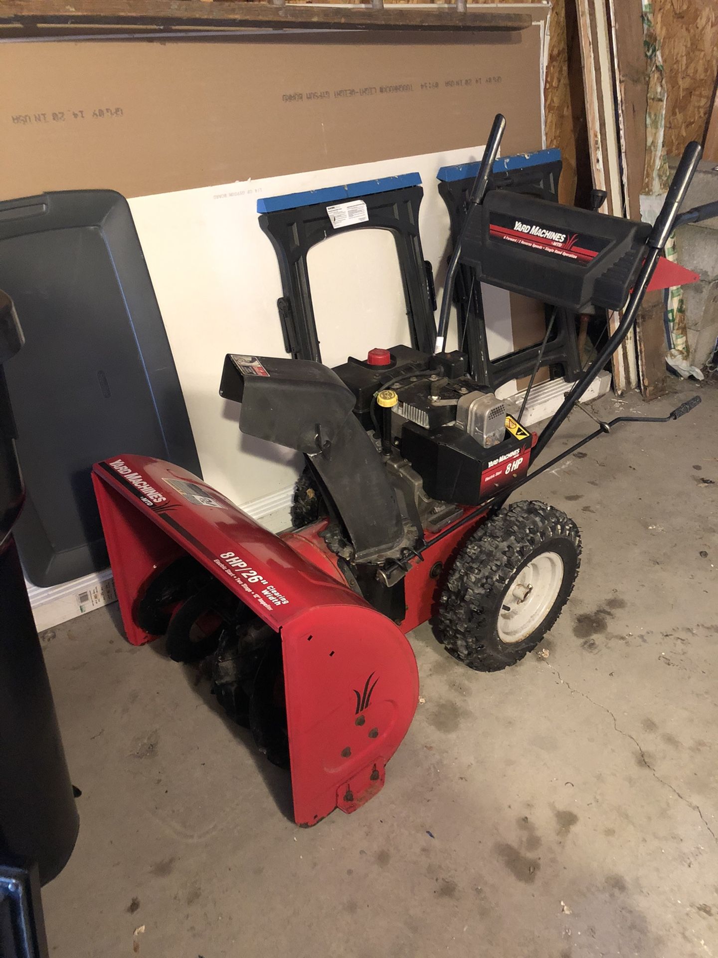 Snow blower Yard Machine 8 Hp 26”