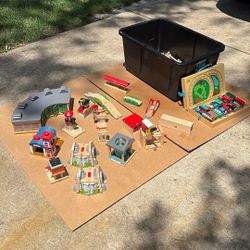 Thomas Train Accessories Multiple Engines And Cars And Track
