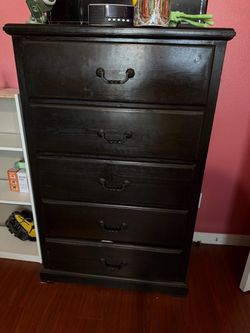 BLACK DRESSER