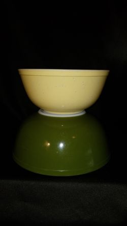 Vintage Pyrex 1960's bowls