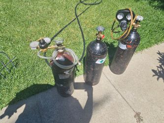 Gas cylinders
