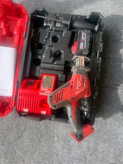 Sawzal Milwaukee battery and charger
