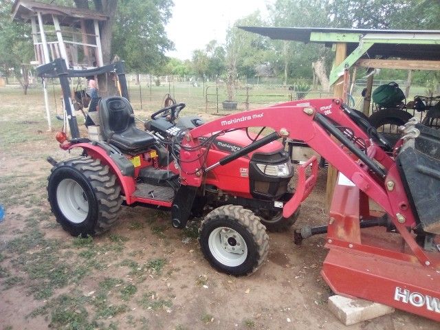 Mahindra 26xl Tractor