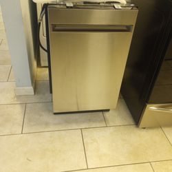 G.E Profile Compact Dishwasher 18 Inches 