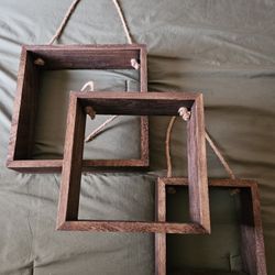 3 Hanging Shelves