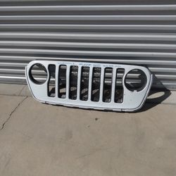 18 To 21  Grille Jeep Wrangler Sahara