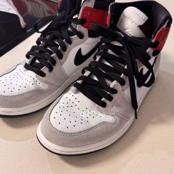 Jordan 1 Retro High OG (Light Smoke Grey)