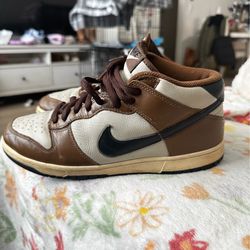 Nike Dunk Mid 'Brown Birch' sneakers.