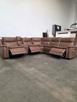 ‼️Liquidation Sale‼️ Simms Fabric Power Reclining Sectional(Free Delivery)