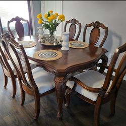 Solid Wood Dinning Table With Chairs Set