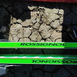 Snow Skiis