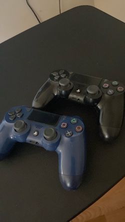 PS4 controllers