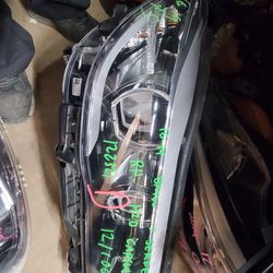 2016-19 bmw 7s right headlight