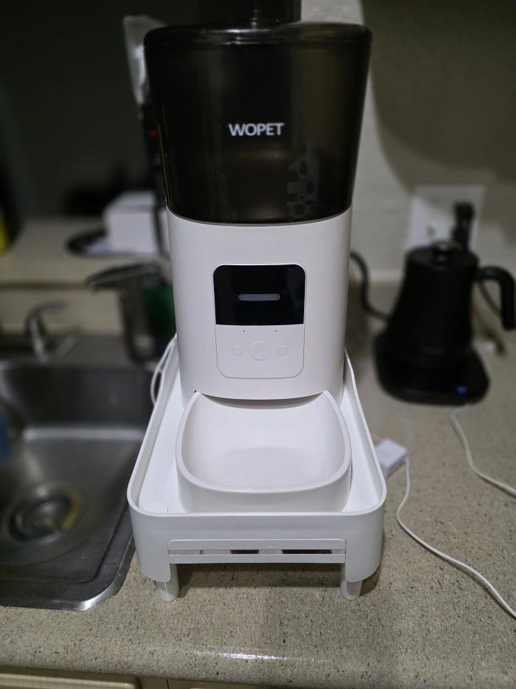 Wopet Automatic Feeder And Stand