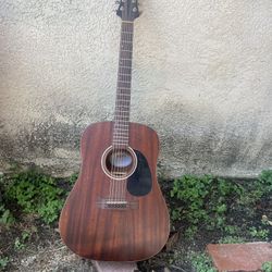 VIBRANT ACOUSTIC GUITAR!