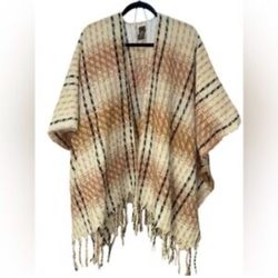 NWOT Vince Camuto BEIGE Plaid Shawl Cape Poncho Fringe kimono Knit Super Soft  One Size