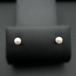 14k solid yellow gold Natural Pearl earrings