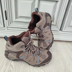MERRELL HIKING BOOTS SIZE 7