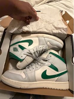 JORDAN 1 MID SUMMIT WHITE/PINE GREEN