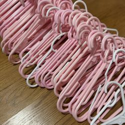 Plastic Pink & White Hangers 80  