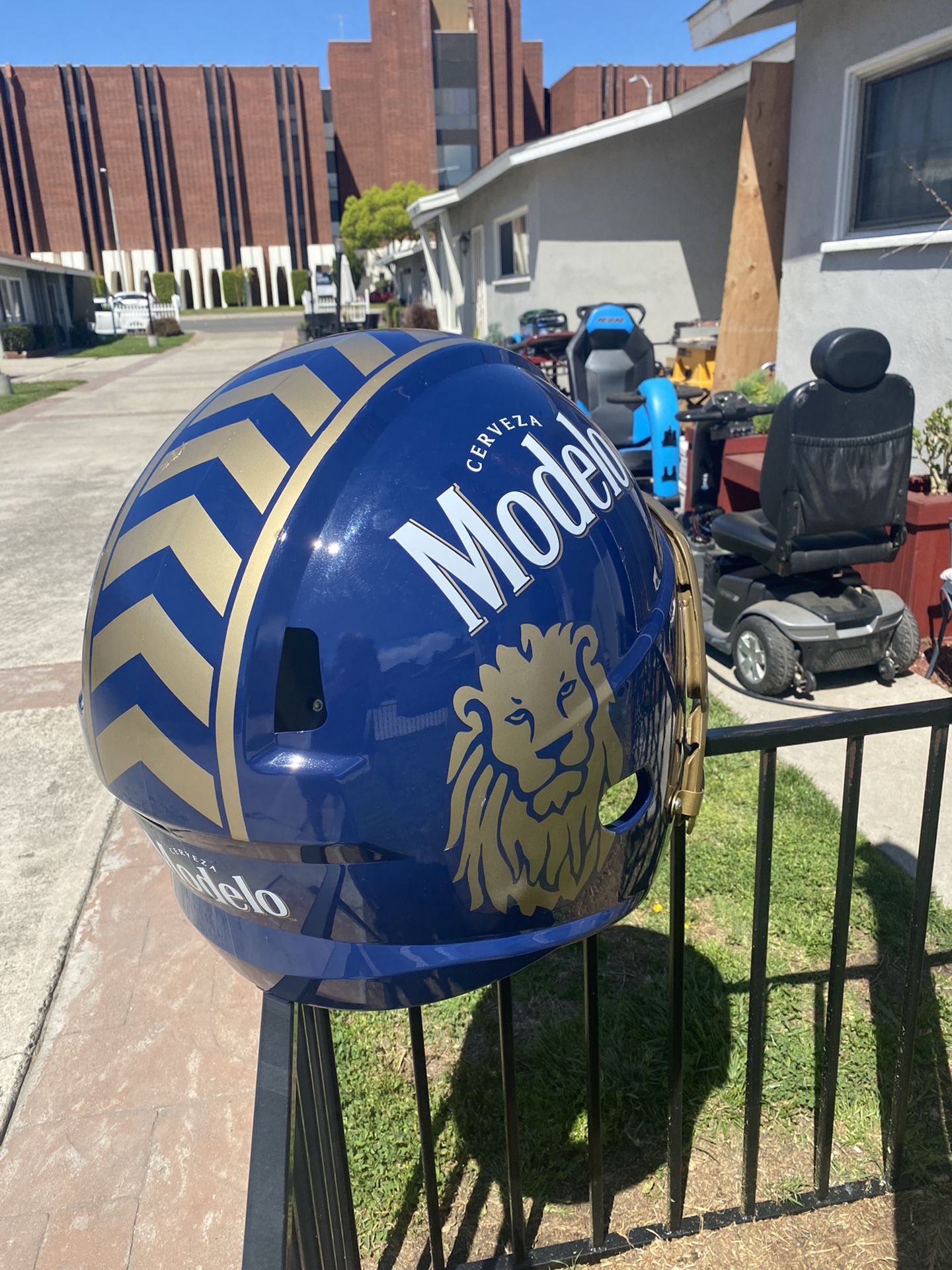 Football Snack Helmet USC for Sale in Norco, CA - OfferUp