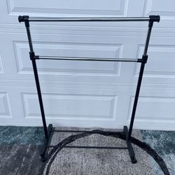 Clothing Rack Rolling
