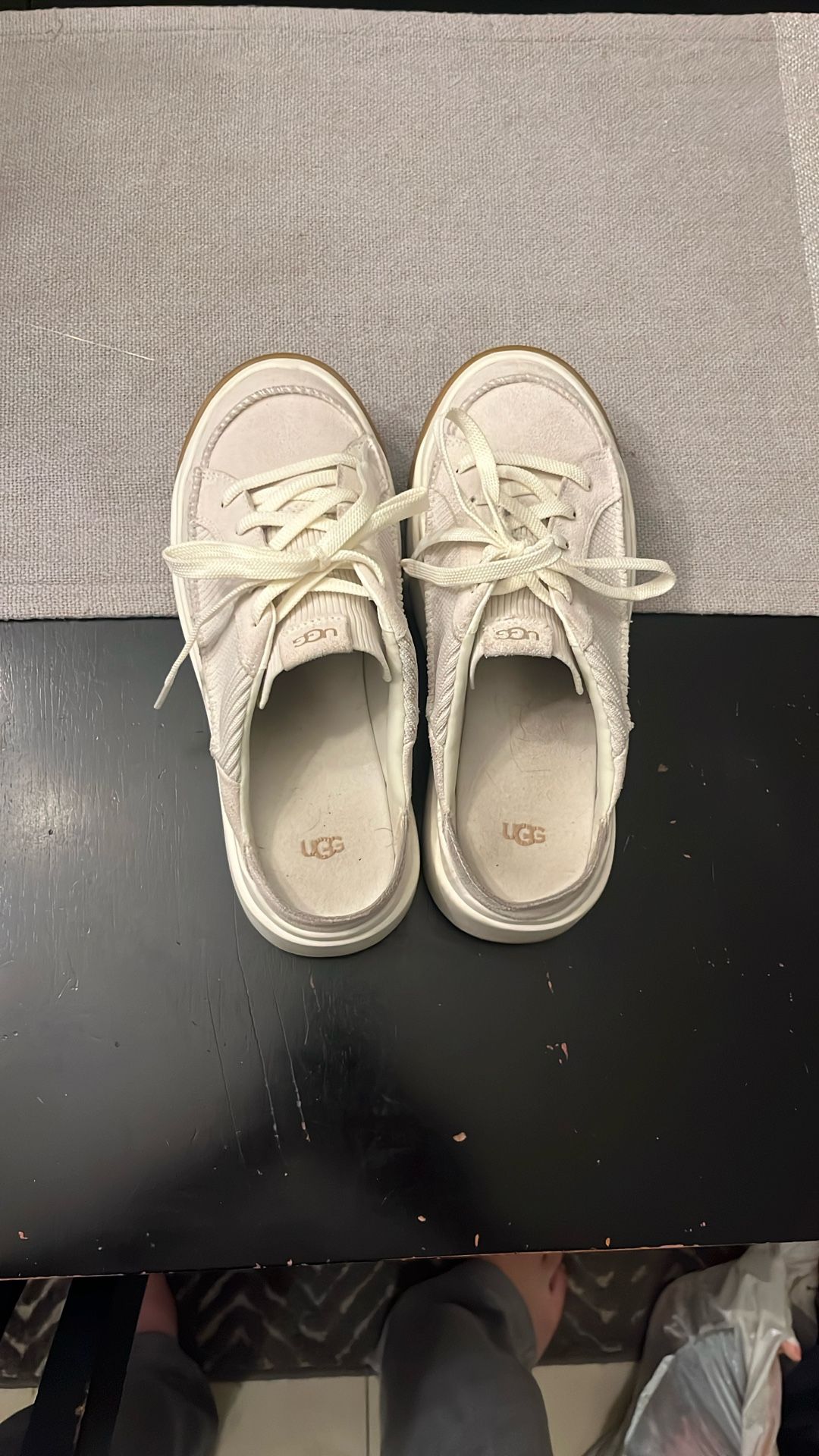 Size 9 Women’s Uggs