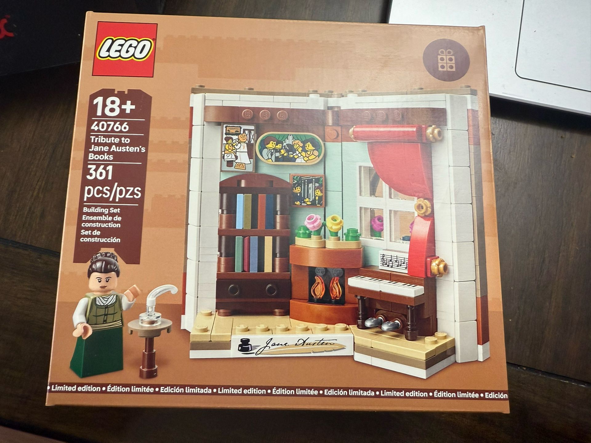 LEGO Tribute to Jane Austen's Books Set 40766 - Rare Gift with Purchase