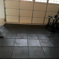 One Inch Thick, 2x2' Rubber Gym Tiles