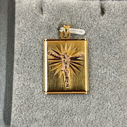 Jesus Pendant 14K Yellow Gold Square Design 4.4 Grams