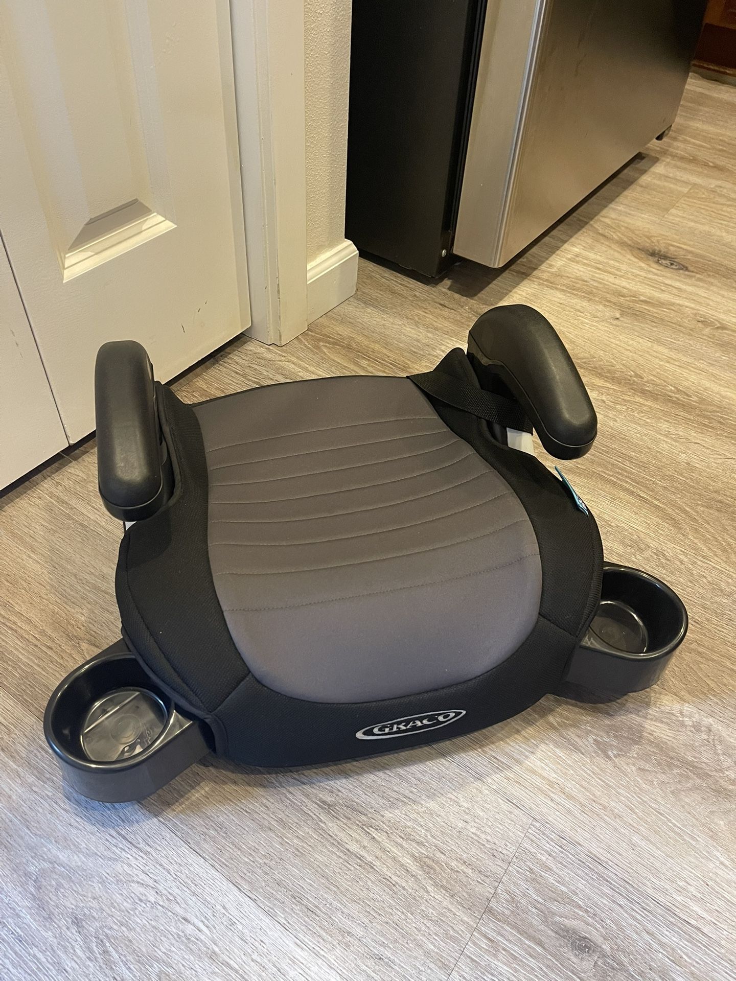 BOOSTER SEAT