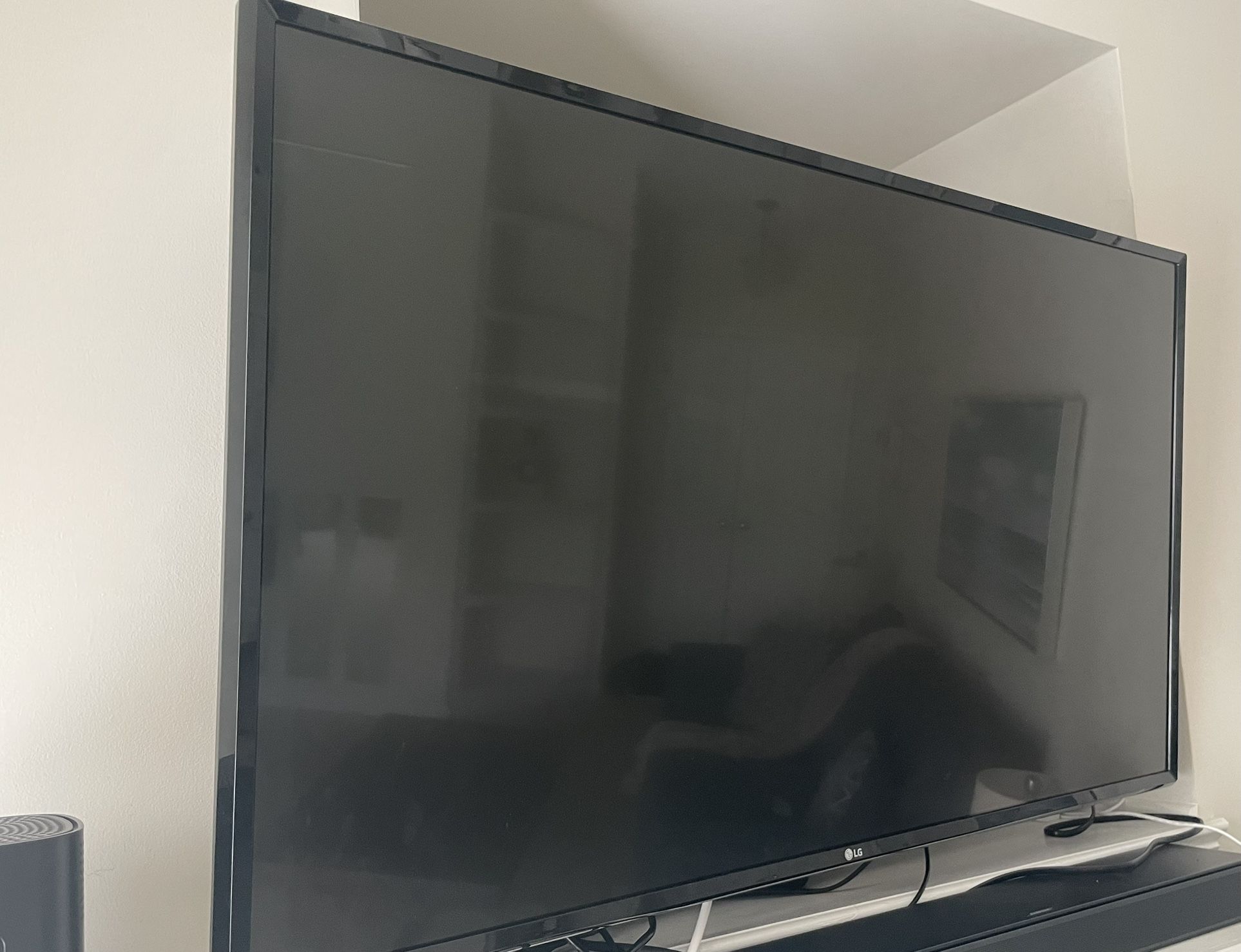 LG TV 43” SMART TV