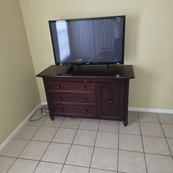 SAMSUNG SMART TV AND DRESSER