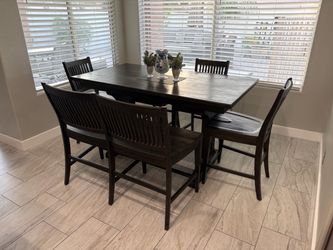 6 pice dining set with bench