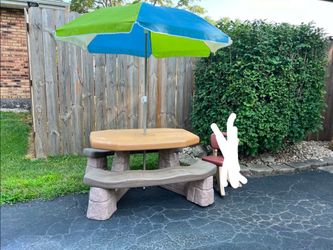 Step 2 picnic table with umbrella set