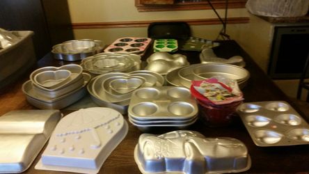 Cake pans