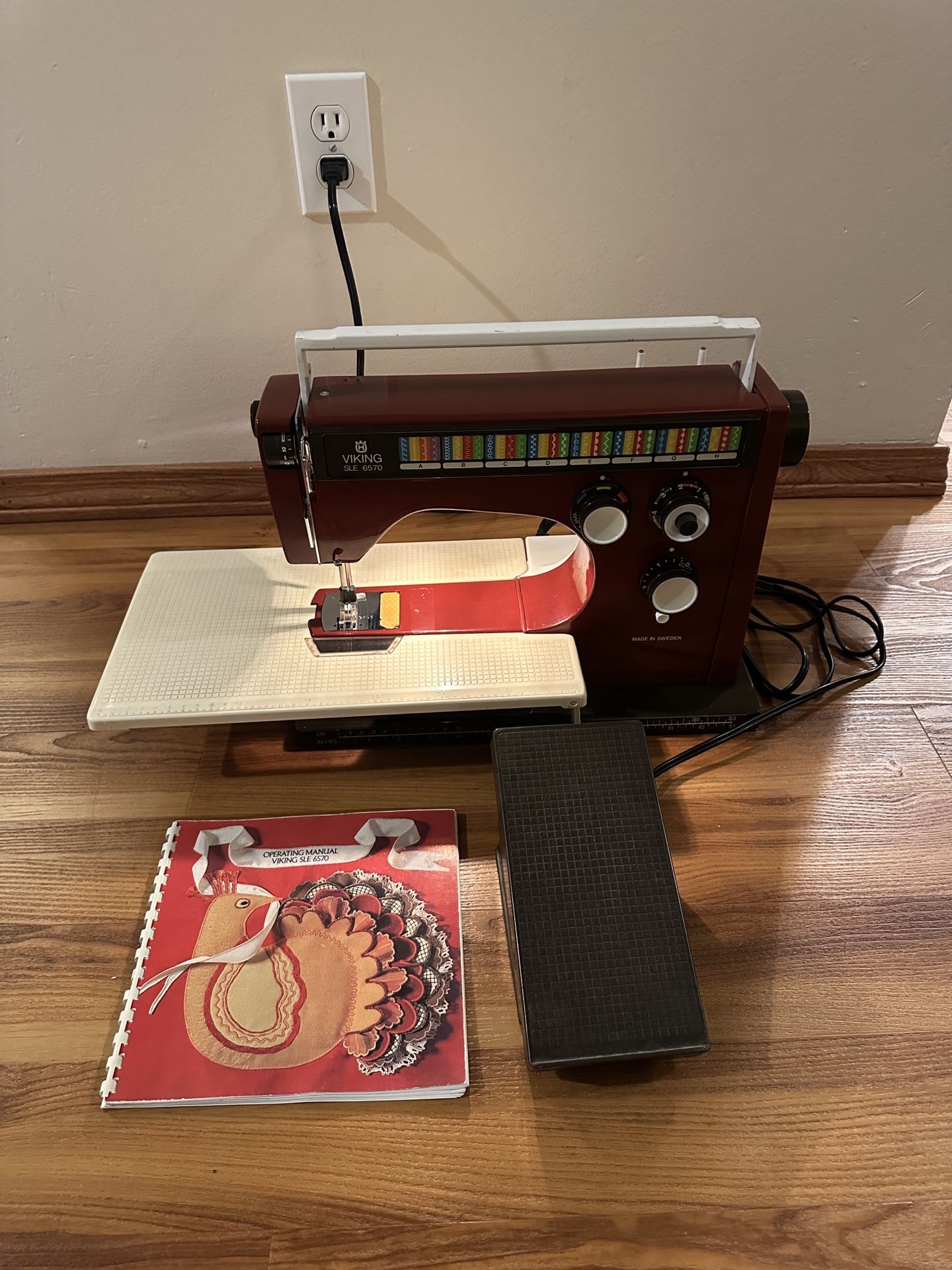 Viking SLE 6570 Sewing Machine