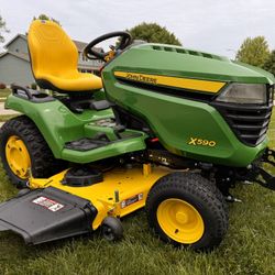 John Deere X590