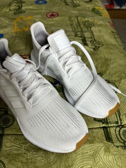 adidas Swift Run F35206 Cloud White Gum Men's Low Top Knit Breathable Sneakers