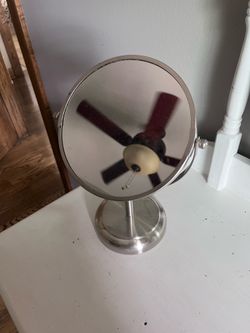 Small mirror for desk/vanity/bathroom