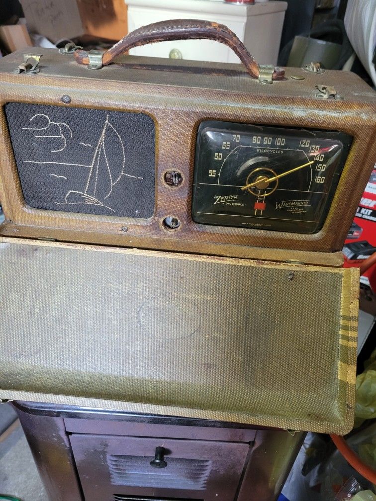 Antique Zenith Tube Radio No Speaker