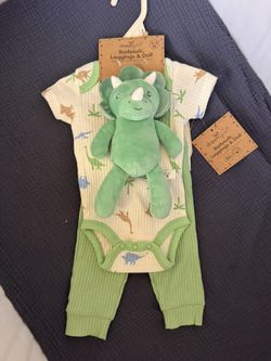 Baby boys 0-3 Month Clothes NWT