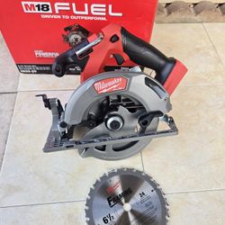 Milwaukee FUEL 18V 6-1/2in Circular Saw