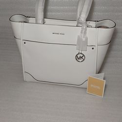 MICHAEL KORS designer purse. White. Brand new with tags Women's handbag 