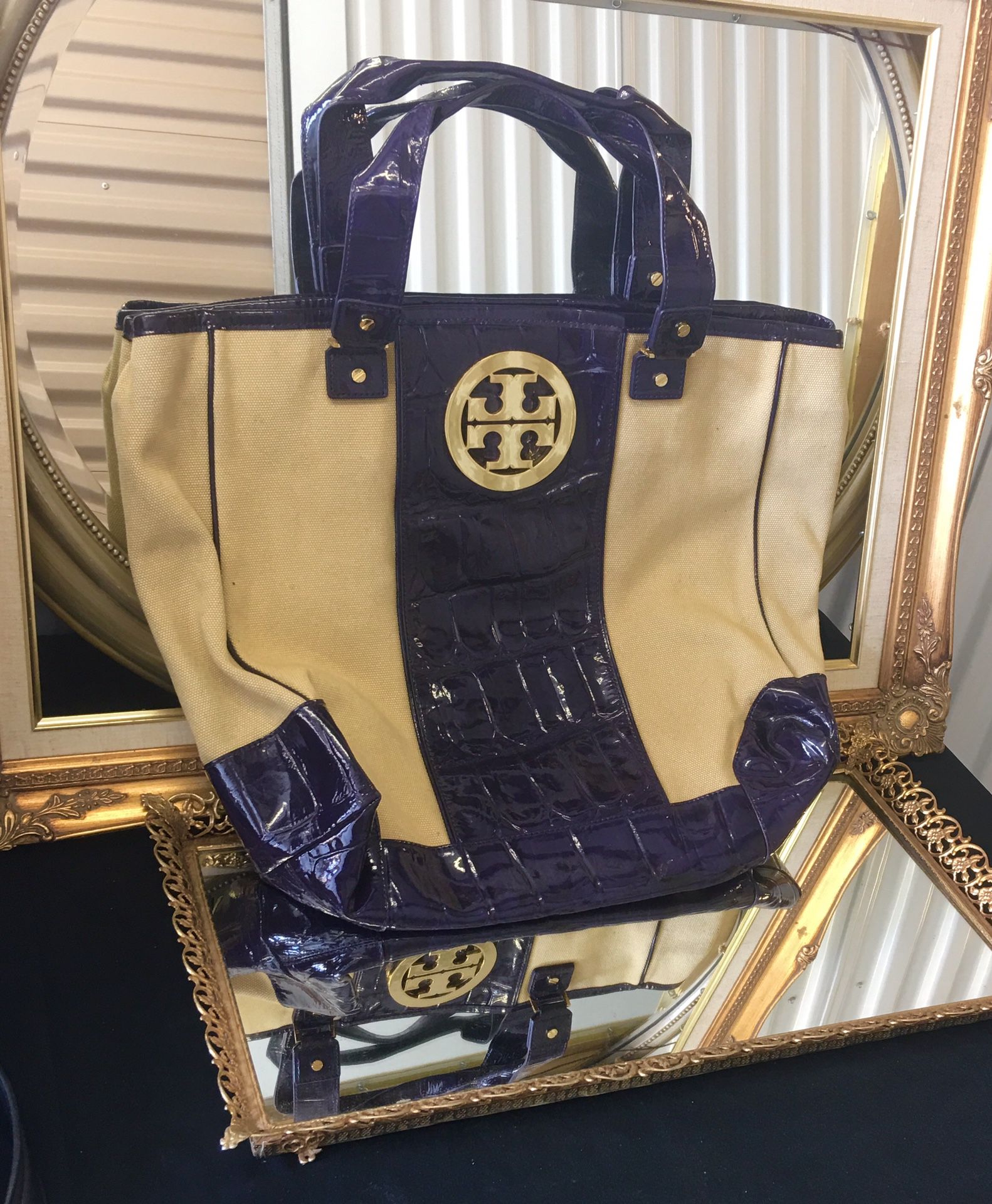 Authentic Tory Burch Beautiful Large Tote Purse Handbag Shoulder Bag Beige  Purple for Sale in Hidden Hills, CA - OfferUp