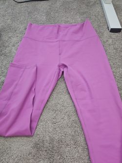 Fabletics ultra high waisted pure luxe 7/8 leggings and bra