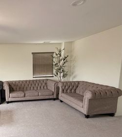 Elegant Beige Chesterfield Sofa Set (Sofa + Loveseat) – Excellent Condition